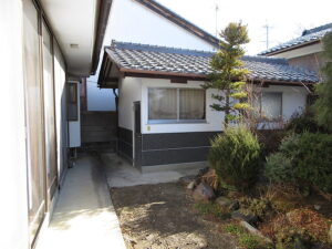 離れ