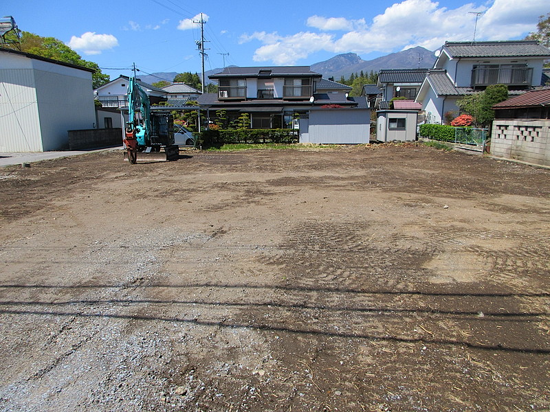 195坪の広い土地。佐久平・小諸・御代田にもアクセスしやすい場所です。