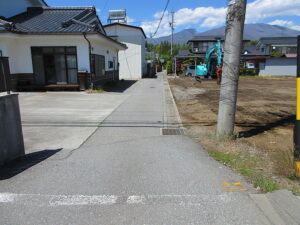 西側全面道路