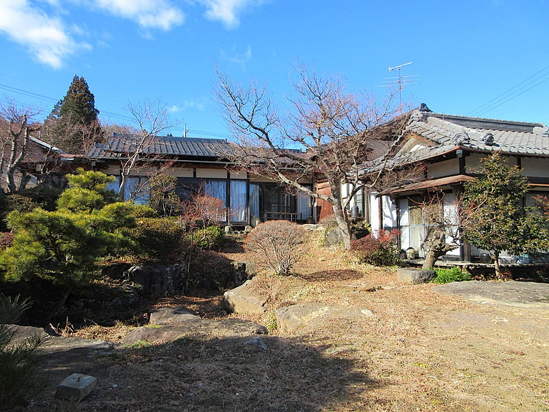 本庭園があり部屋数も多く各部屋が8畳以上!民泊や事業用に向いています。 本庭園があり部屋数も多く各部屋が8畳以上!民泊や事業用に向いています。